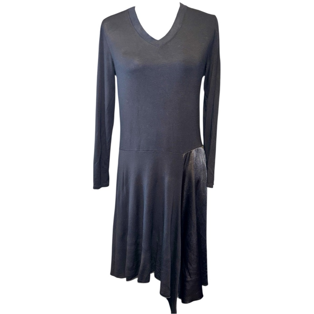 Elenora Amedei V-neck Dress w Accent Side Quarter Panel in Satin